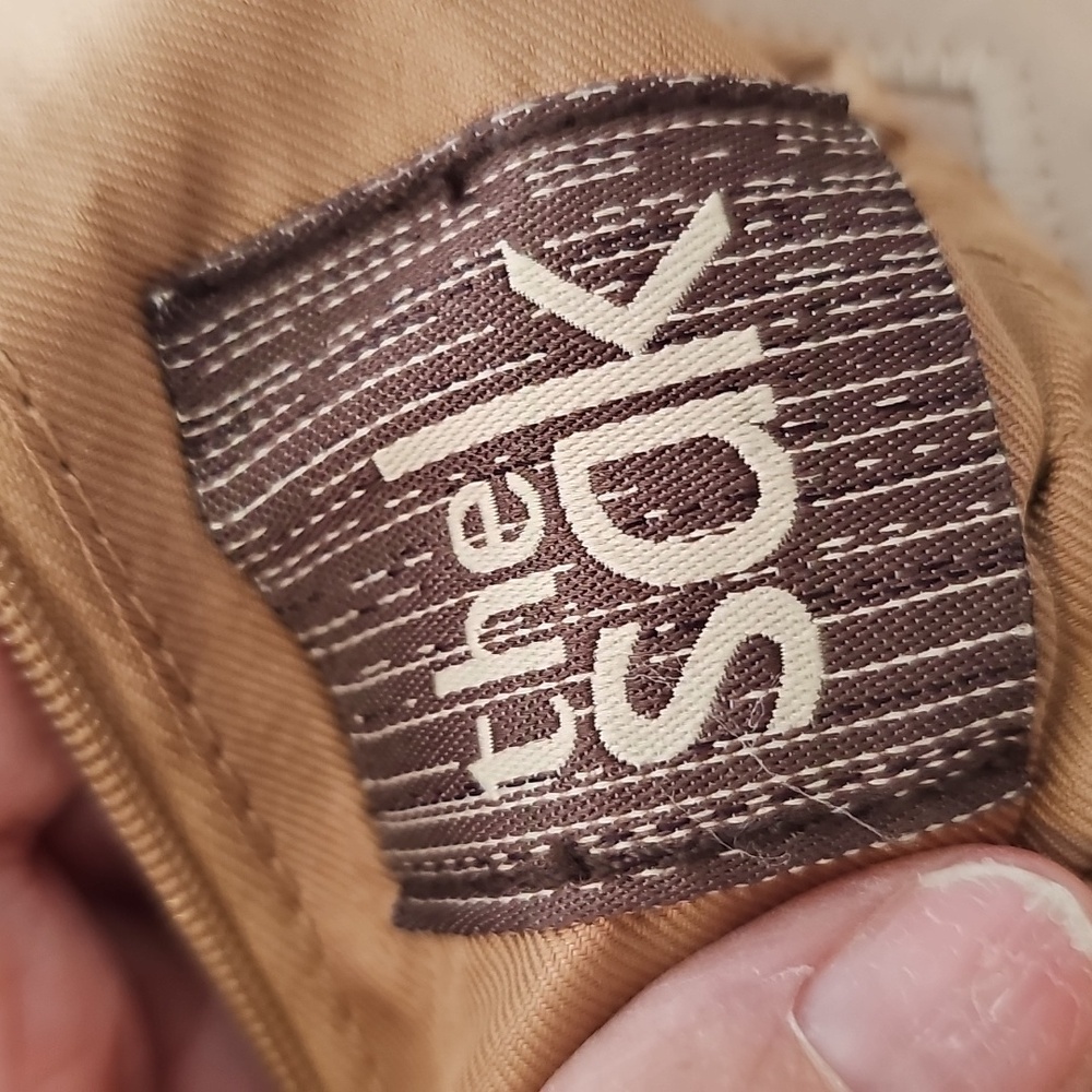 Stylish Tan Crossbody Bagzipper Closure. Adjustable Wide Strap. - Picture 9 of 15